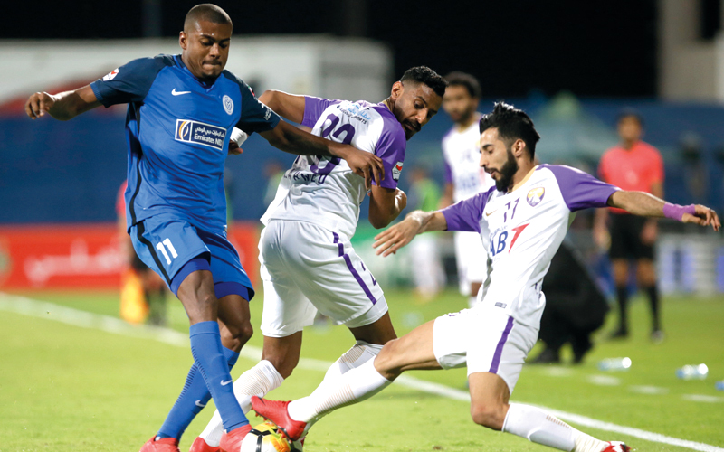 مباراة النصر والعين شهدت إلغاء هدف من قبل حكم المباراة. تصوير: مصطفى قاسمي