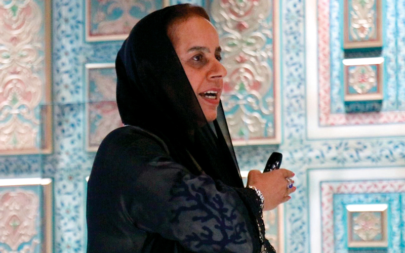 رفيعة غباش خلال حديثها عن الموسوعة.الصورة: من المصدر