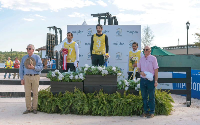 حمدان بن محمد على منصّة التتويج. تصوير: علي عيسى