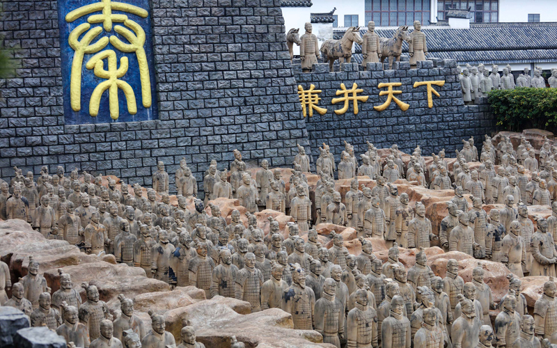 مدينة تشيان في إقليم شانشي الصيني تعد  مكاناً  مثالياً للقاء، وتشتهر هذه المدينة بجيش  تراكوتا الأثري، الذي أنشأه الإمبراطور قين شي  هوانغ، والذي أراد منه أن يشكل حماية  له في الحياة الأخرى. غيتي
