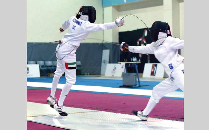 ريم الشماع تمثل المنتخب الوطني برفقة 10 فتيات في بطولة العالم للمبارزة. الإمارات اليوم