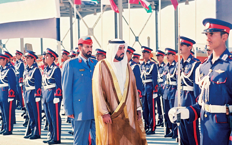رئيس الدولة في الذكرى الـ40 لقرار توحيد القوات المسلحة الإماراتية. أرشيفية