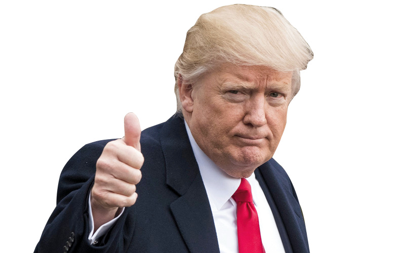 ترامب يلوح بإبهمه كما يقلده جونسون. أرشيفية