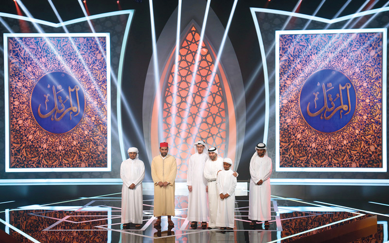 25 مشتركاً يتنافسون على الفوز بجوائز البرنامج.  من المصدر