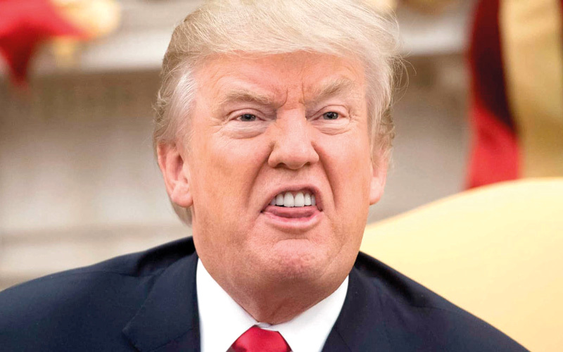 ترامب يميل إلى دعم الشرعية في اليمن لتمكينها من بسط سيادتها على الأراضي اليمنية كافة.  رويترز