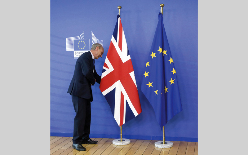 بريطانيا وفرت فرصاً لمهاجرين أسهموا في بنائها.  إي.بي.إيه