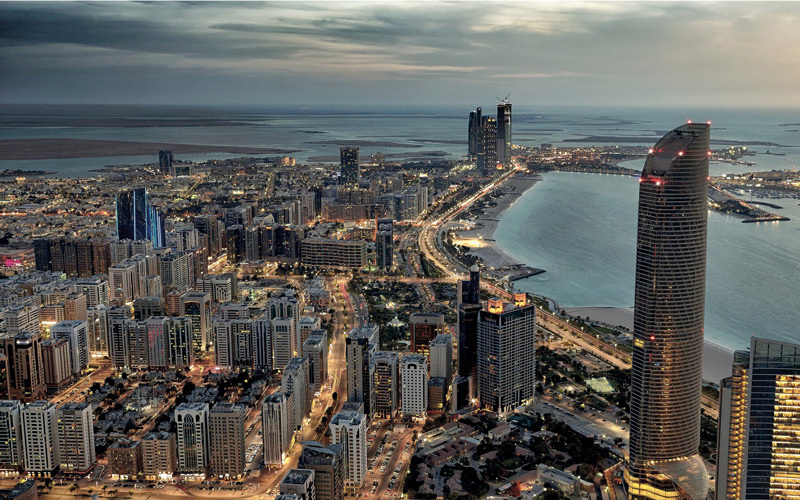 سلطان المنصوري:

«القرارات تؤكد تميز

حكومة الإمارات

في إدراك المتغيرات

واستشراف

المستقبل».
