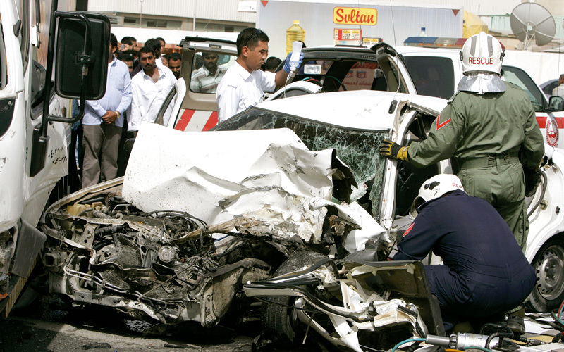 شركات تأمين تلجأ إلى رفع سعر الوثيقة أثناء عملية التجديد في حال تسبب المؤمن له في حادث مروري. الإمارات اليوم
