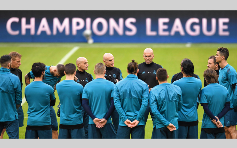 مهمة صعبة تنتظر المدرب الجديد بعد زيدان في طريقة التعامل مع نجوم الملكي.  أ.ف.ب