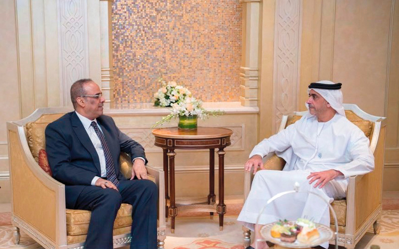 سيف بن زايد يلتقي نائب رئيس الوزراء وزير الداخلية اليمني