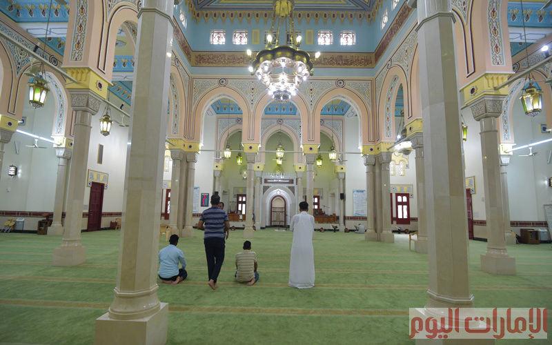 وتتولى الشؤون الإسلامية والعمل الخيري في دبي صيانته وتطويره. بُني المسجد على الطراز الفاطمي، حيث استعملت الحجارة المصقولة مادة أساسية في البناء، كذلك تم زخرفته من الخارج.