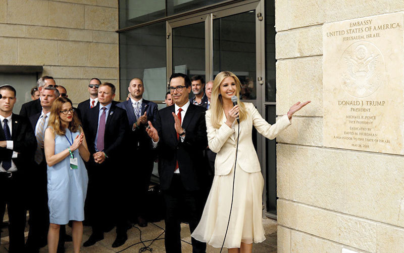 عدد كبير من القساوسة الإنجيليين الأميركيين شارك في احتفالات نقل السفارة الأميركية إلى القدس.

رويترز