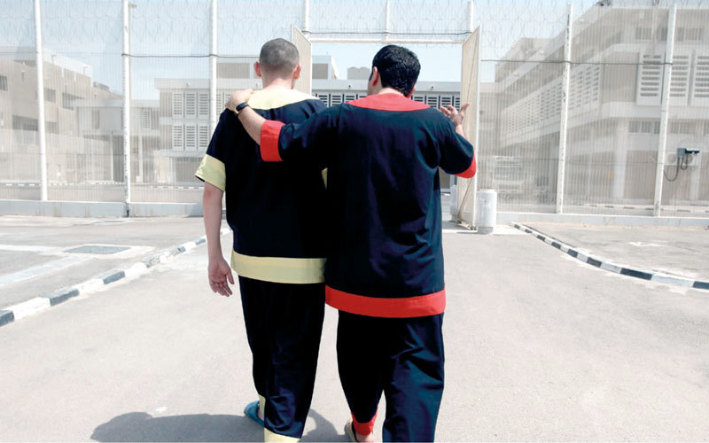 الحملة تضم 107 سجناء من المتعثرين في قضايا مالية وديات شرعية.