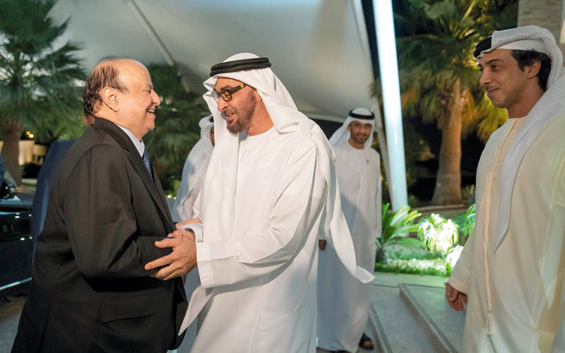 محمد بن زايد يستقبل الرئيس اليمني. وام