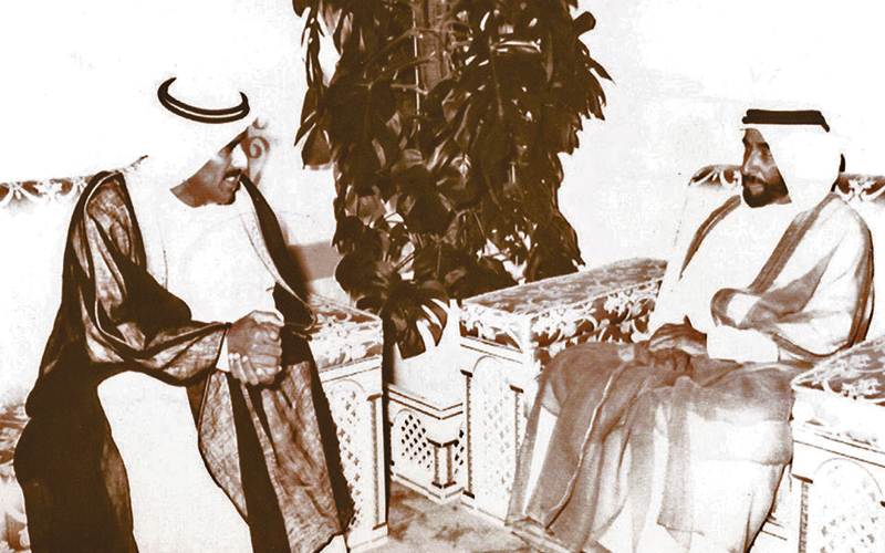 الشيخ زايد استقبل بوجسيم قبل سفره للمشاركة في مونديال 1994.

أرشيفية