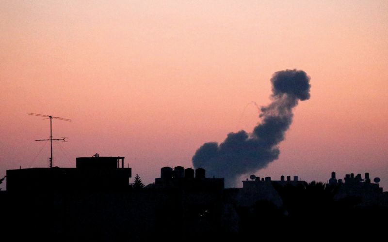 قاعدة لـ«الجهاد» في غزة دمّرتها الطائرات الإسرائيلية خلال اشتباكات الثلاثاء الماضي.  رويترز