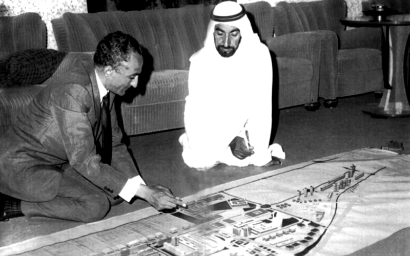 الشيخ زايد أمر بتوفير مختلف الخدمات التي يحتاجها السكان حتى ينعم القاطنون بالأمن والاستقرار.  أرشيفية