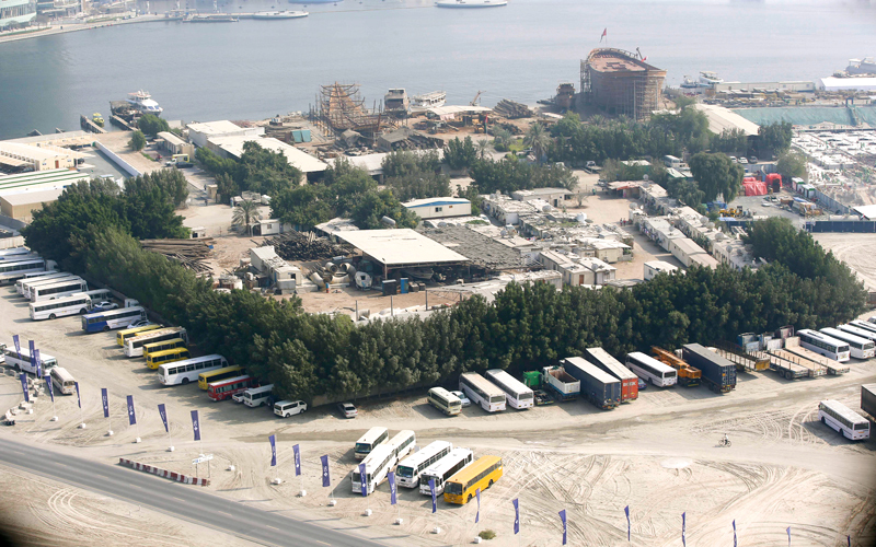 منطقة «الجداف» تتميز بأنها أقدم المنشآت في منطقة الخليج المختصة بصناعة وصيانة السفن التجارية.

أرشيفية