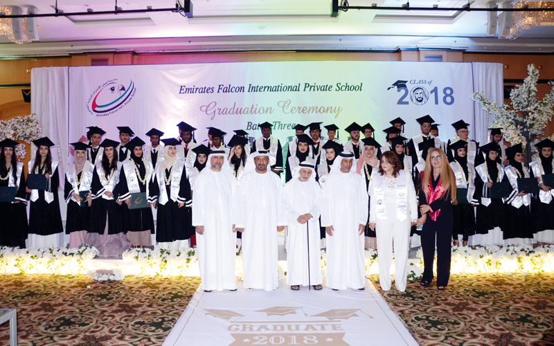 «صقر الإمارات» تخرّج طلاب الثانوي