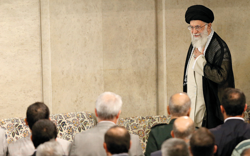 خامنئي يواصل اقتصاد المقاومة الفاشل. أ.ف.ب