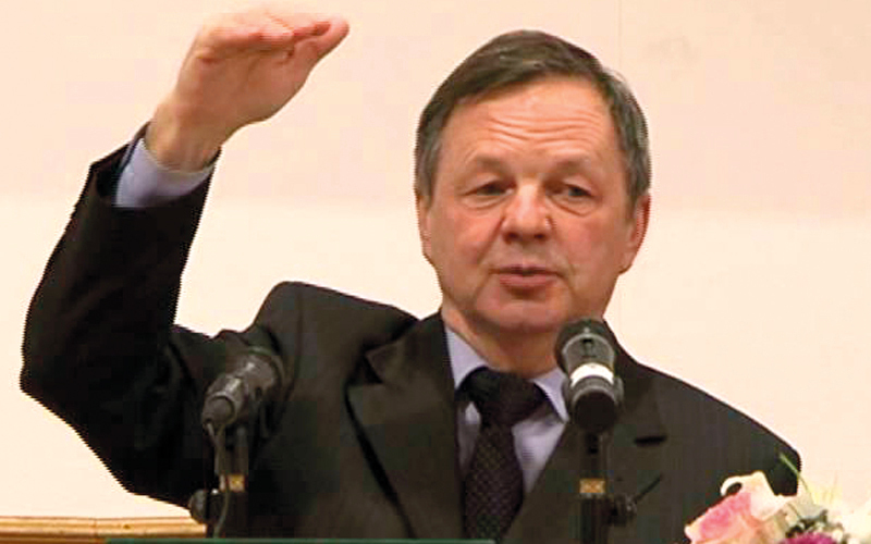 أوليج بافيكين. وام