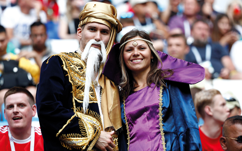 طقوس جماهيرية خاصة على مدرجات مونديال روسيا. رويترز