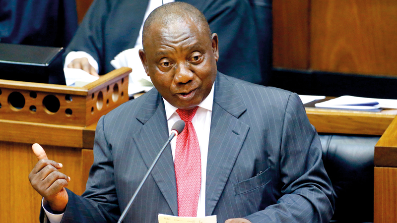 رامافوزا يلجأ لسياسة نزع الأراضي من البِيض دون تعويض. أ.ف.ب