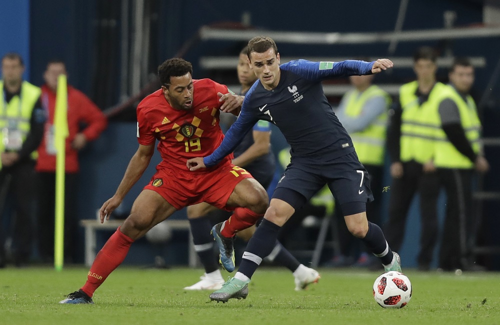 حرب كلامية بين لاعبي منتخبي فرنسا وبلجيكا قبل نهائي كأس العالم