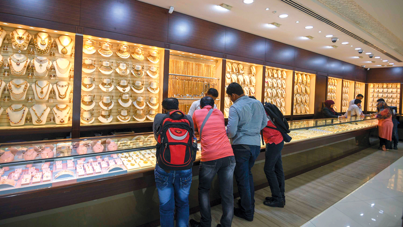 تجار: طلب محدود على المشغولات والمجوهرات في أسواق الذهب