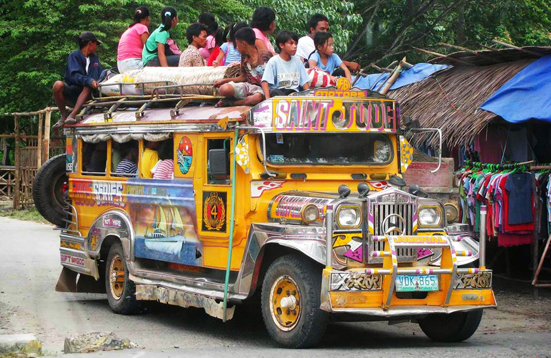 حافلة الفلبين التقليدية «جيبني».. تُحال إلى التقاعد