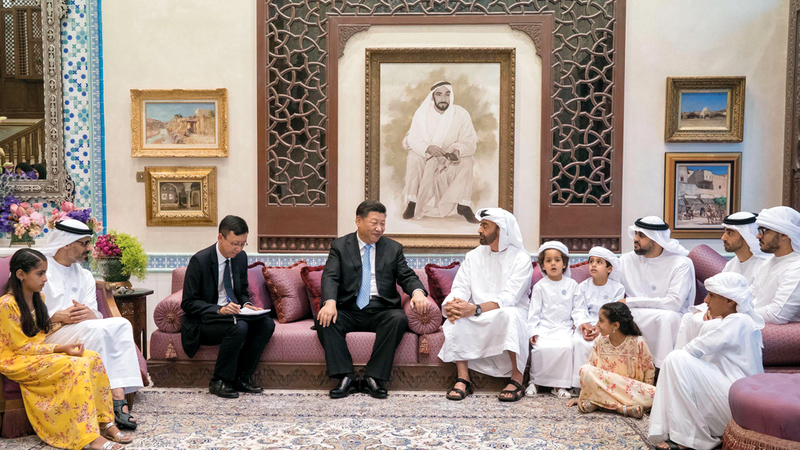 محمد بن زايد والرئيس الصيني تبادلا الأحاديث حول علاقات الصداقة والتعاون بين البلدين. وام