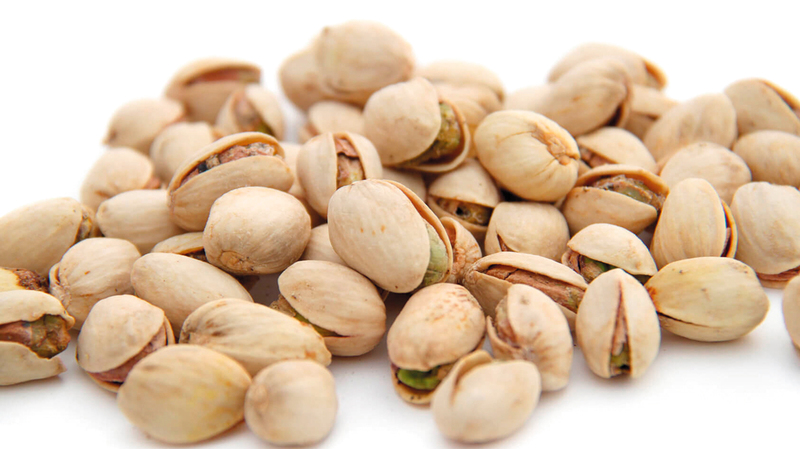 «أبوظبي للرقابة الغذائية» أكد احتمالية وجود نسب من السموم الفطرية في المكسرات إذا لم يتم إنتاجها بالطرق السليمة.

أرشيفية