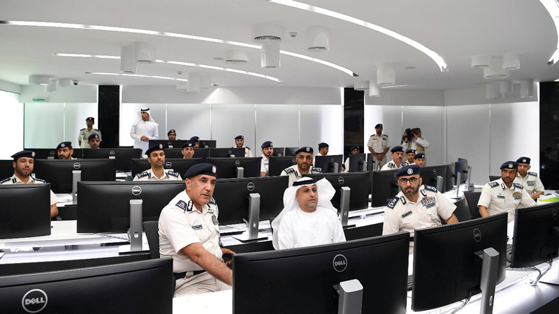 شرطة أبوظبي تدشن «المدينة الآمنة» وتطلق 358 خدمة إلكترونية