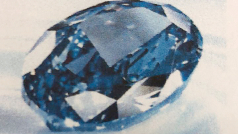 الألماسة نادرة ومن نوع «برلنت». من المصدر