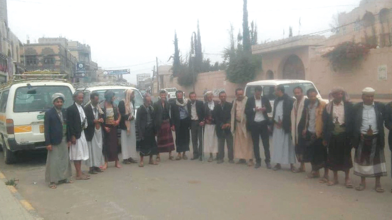 سكان ذمار يطالبون الحوثيين بالإفراج عن عمدتهم