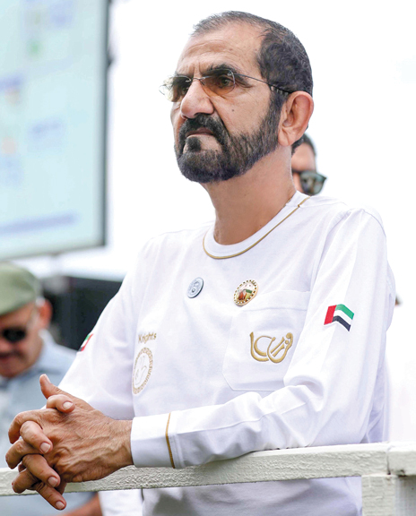 محمد بن راشد خلال متابعته مهرجان القدرة. وام