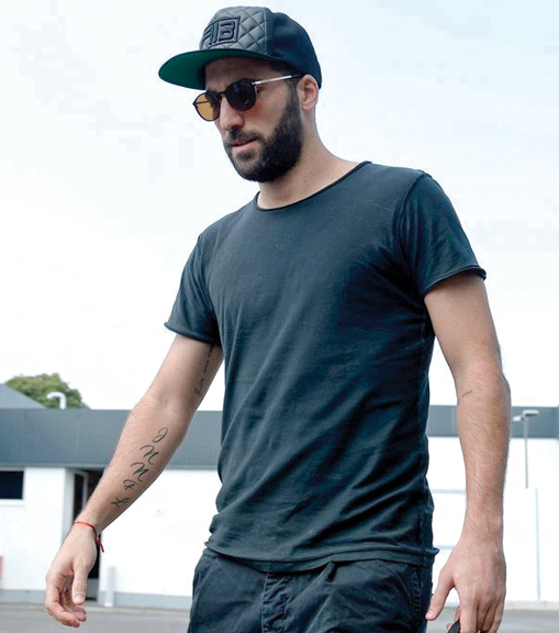 غونزالو هيغواين. من المصدر