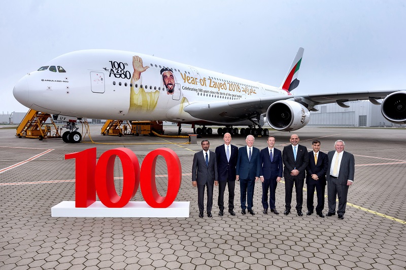 طائرة الإمارات A380 لا تزال محط إعجاب المسافرين بعد 10 سنوات من دخولها الخدمة