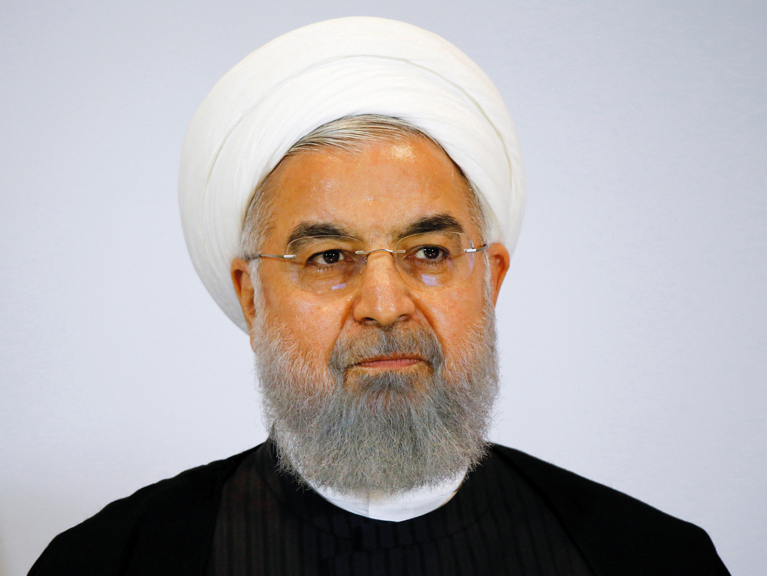 استمرار الاحتجاجات في إيران.. والبرلمان يستدعي روحاني