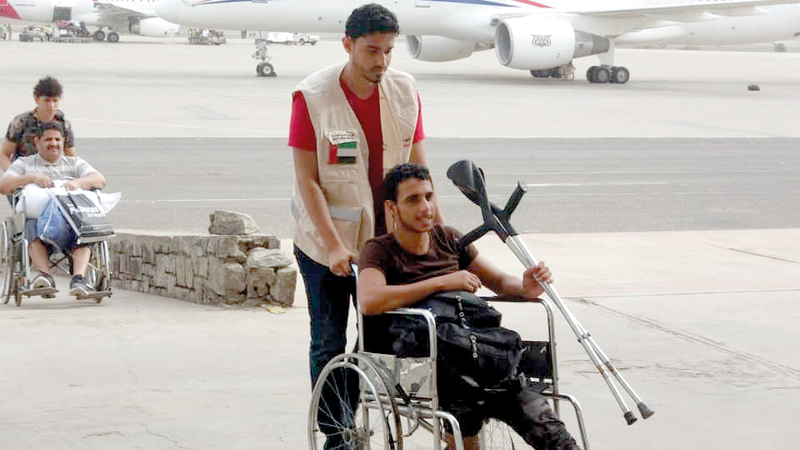 عودة 14 جريحاً يمنياً من الهند تلقوا العلاج على نفقة الإمارات