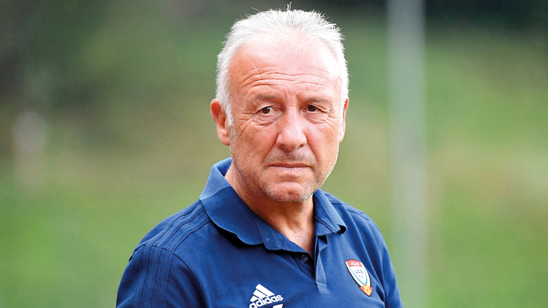 مدرب المنتخب ألبيرتو زاكيروني. من المصدر