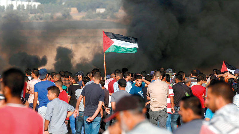 شهيد فلسطيني و110 مصابين برصاص الاحتلال في مسيرات العودة
