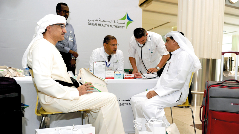 فحوص طبية لحجاج الدولة في مطار دبي