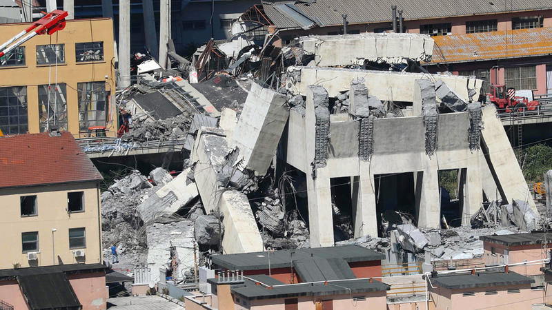 سقوط جسر جنوى تسبّب في مقتل 42 شخصاً. أ.ف.ب