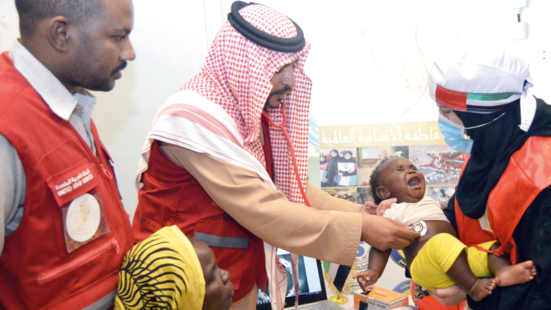 حملة «الشيخة فاطمة العالمية» تضمنت استخدام عيادات متنقلة ومستشفيات ميدانية. من المصدر