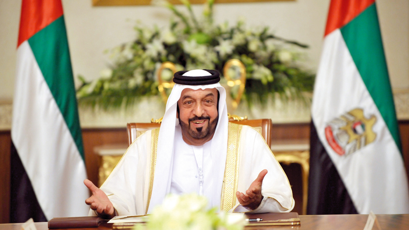 خليفة يهنئ قادة الدول العربية والإسلامية بعيد الأضحى