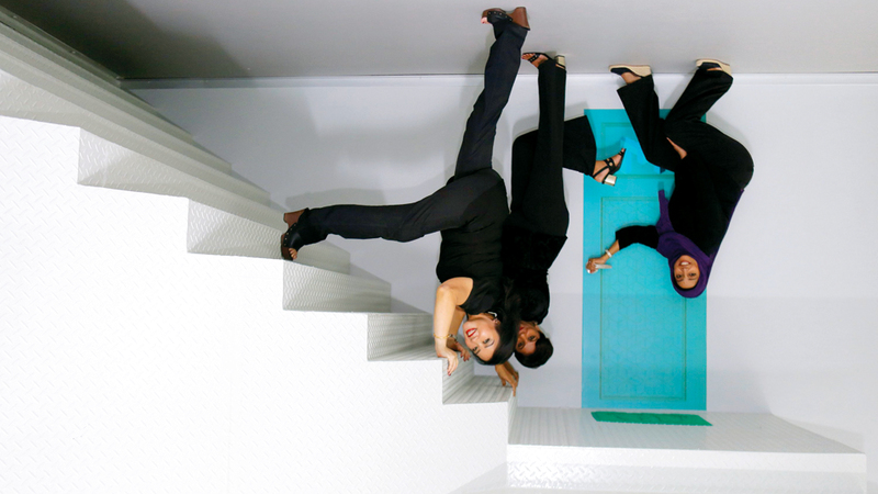 المتحف يصوغ حالات ومناظر تبدو غير منطقية.  من المصدر