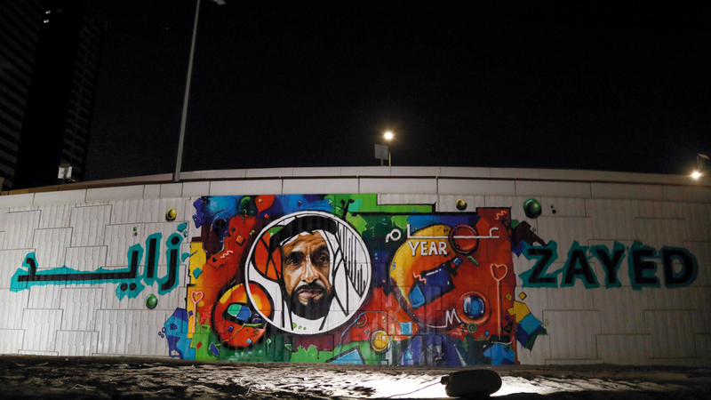 جداريات زايد في عجمان.. توثّق لحياة مؤسّس الإمارات