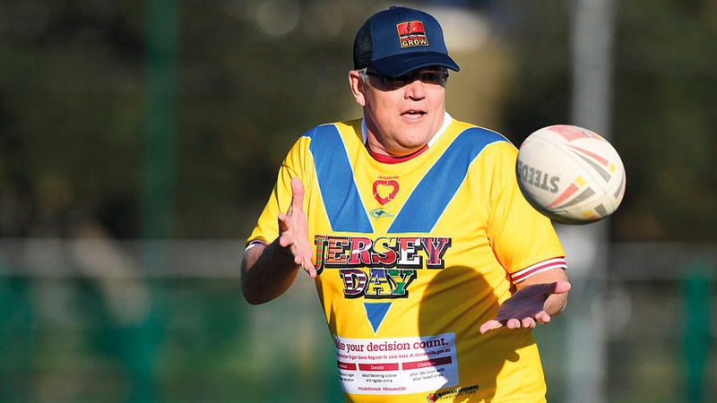 موريسون يلعب الكرة مع الطلبة. غيتي