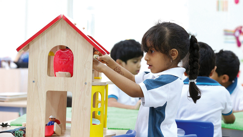 مدارس خاصة في أبوظبي تُلزم ذوي الطلبة بتحرير شيكات بكامل رسومها مع بداية العام الدراسي
